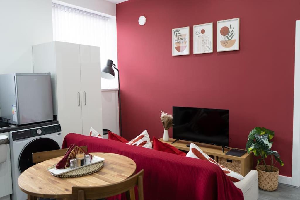 Stylish 1 Bed Apartment In Newly Refurbished Building W/ Parking & Wi-Fi Birmingham Eksteriør bilde